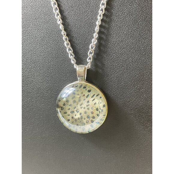 Silver Chain Necklace With Round Glass Pendant & Barrel Closure - Picture 4 of 5